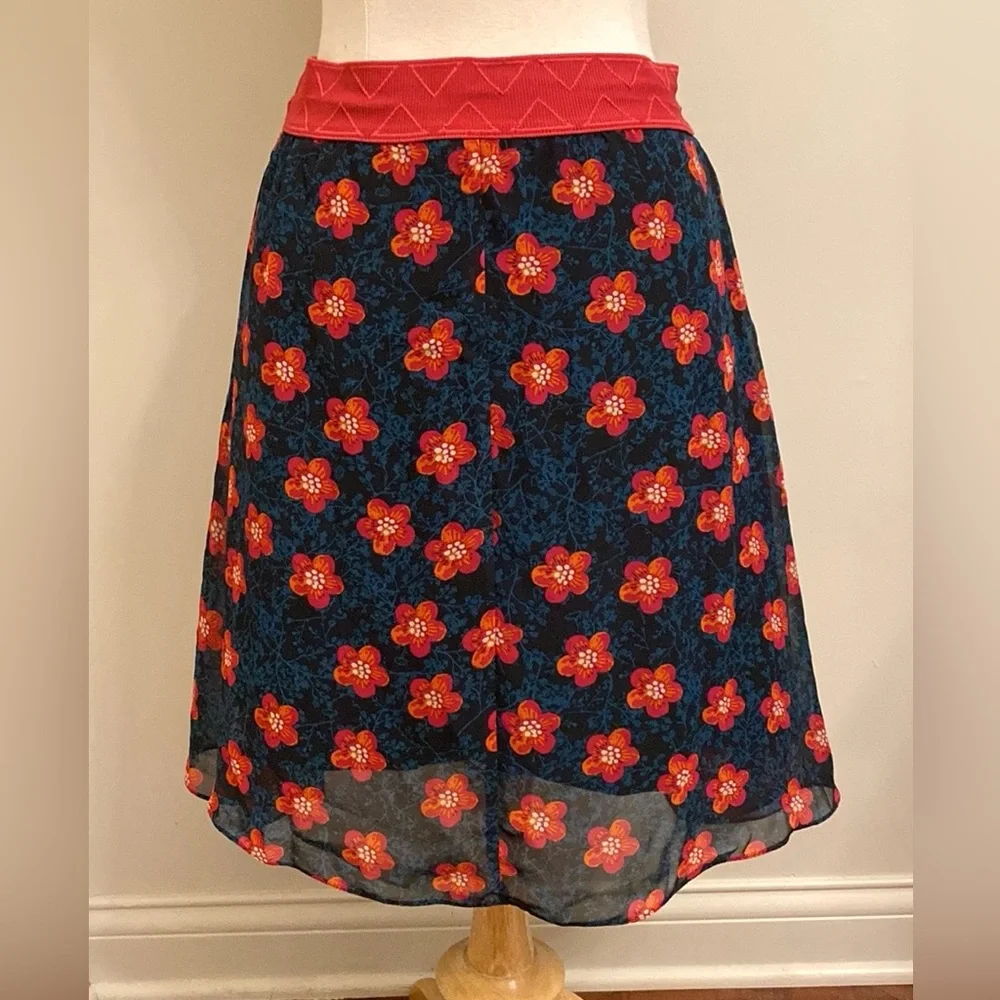 LuLaRoe Lola Navy Blue Red Floral SZ S Chiffon Cottagecore Boho Romantic Skirt - Picture 7 of 10